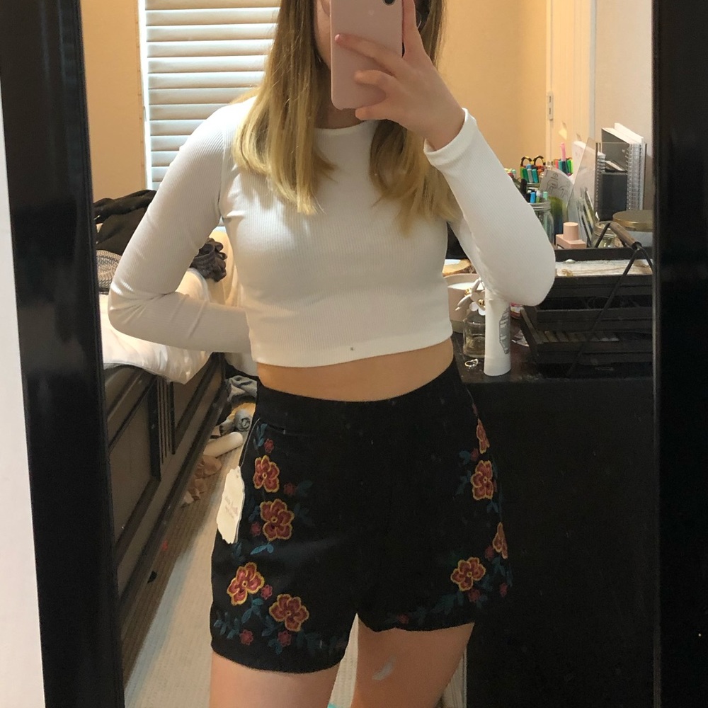 Embroidered short